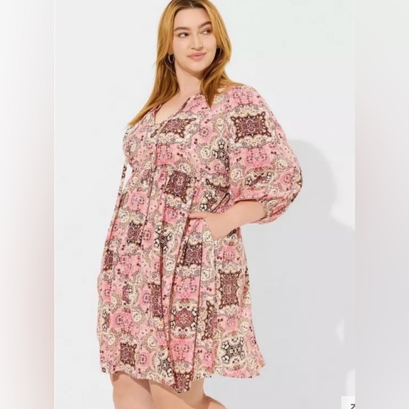 torrid Dresses & Skirts - Torrid Pink Paisley-Min Gauze Tunic Dress - Size 2X - EUC!